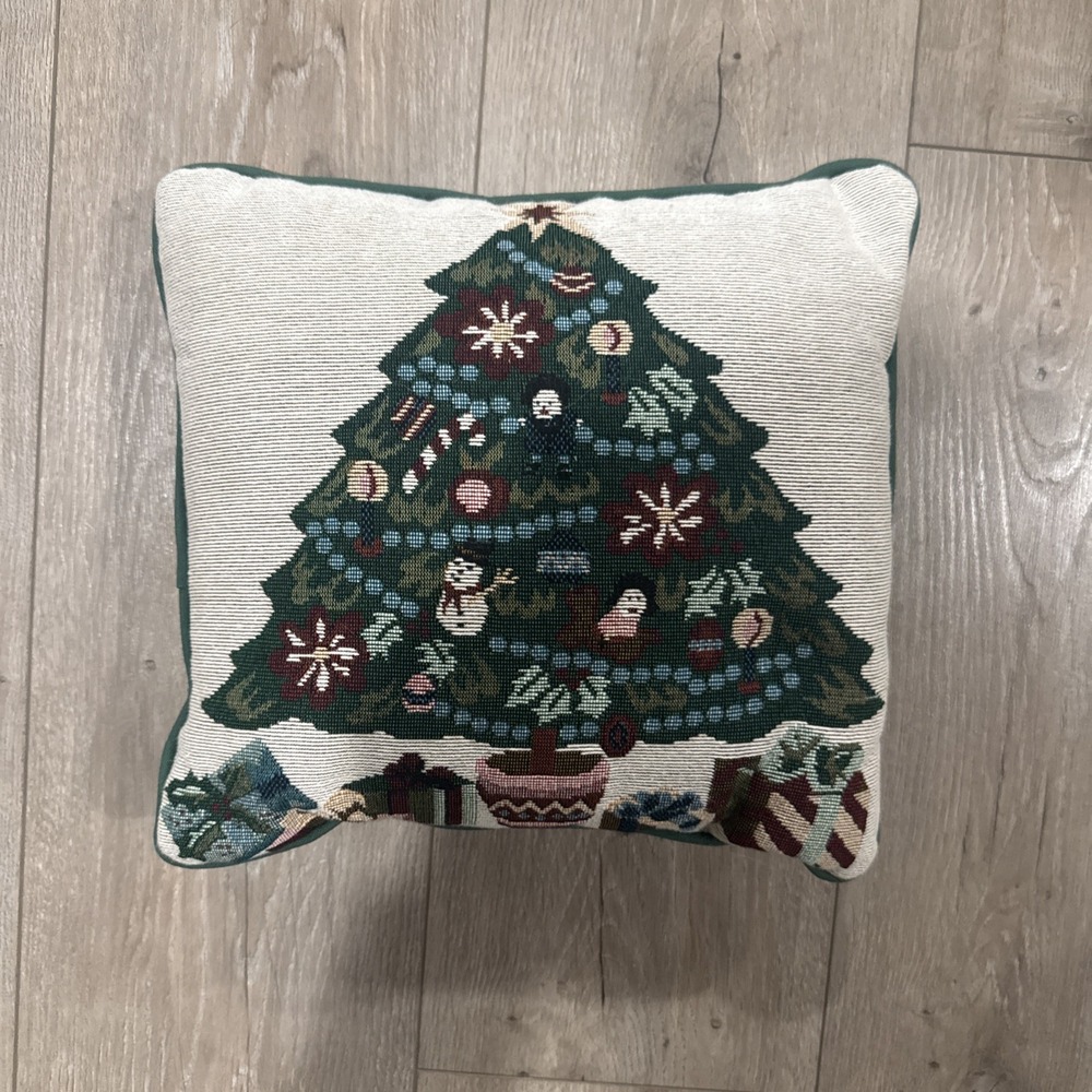 Vintage Needlepoint Type Christmas Tree Decorative Tapestry Pillow